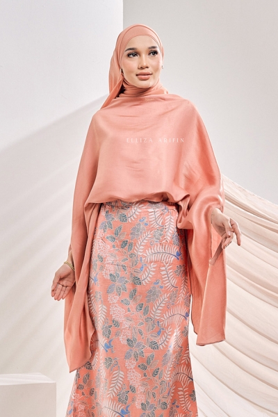 Caftan Anggun 2.0 in Orange Brick (TOP ONLY)